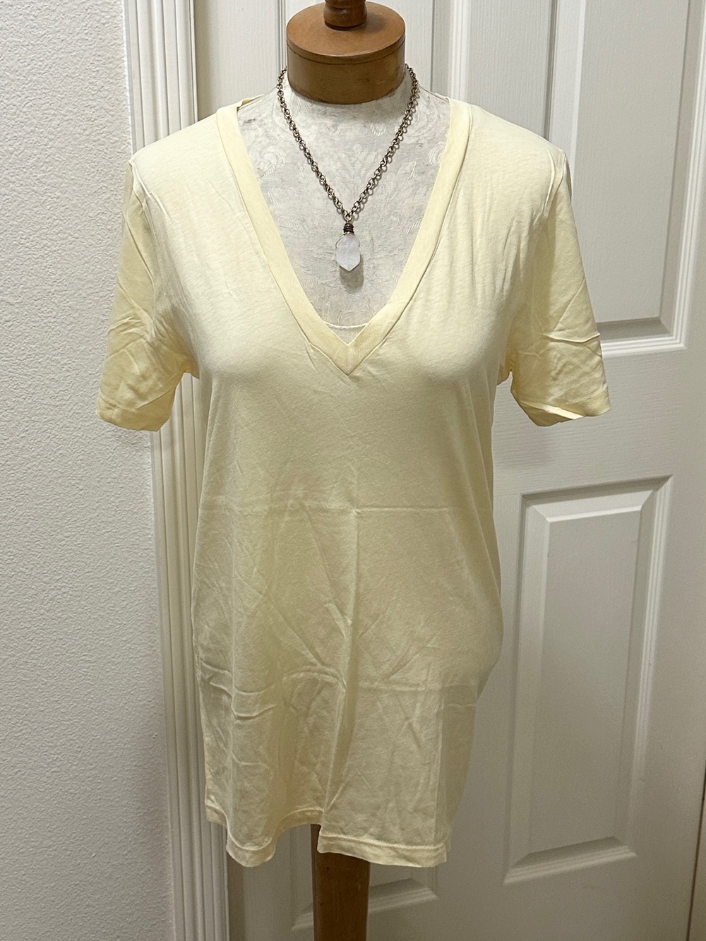 J. Crew Tissue T - Women’s Pale Yellow/Ivory Short Sleeve V-Neck T-shirt - L